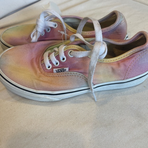 Vans size 2.5 - Picture 1 of 4